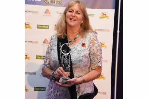 Nicolina MacKenzie receives Outstanding Achievement Award SEIB 2 300x200 - Nicolina MacKenzie receives Outstanding Achievement Award