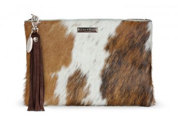 Luxury accessories brand Hyde & Hare return with upscaled branding offering lust-worthy detailing and a stunning new colour option, just in time for summer! Tan Arundell 2 360x245 - Luxury accessories brand Hyde & Hare return with upscaled branding offering lust-worthy detailing and a stunning new colour option, just in time for summer!