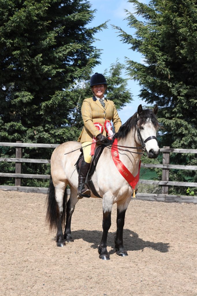 VV M n M 1 Fliss Martin Kilmurray Fionn 683x1024 - SEIB Search for a Star & Racehorse to Riding Horse 2022 kicks off at Vale View Equestrian        