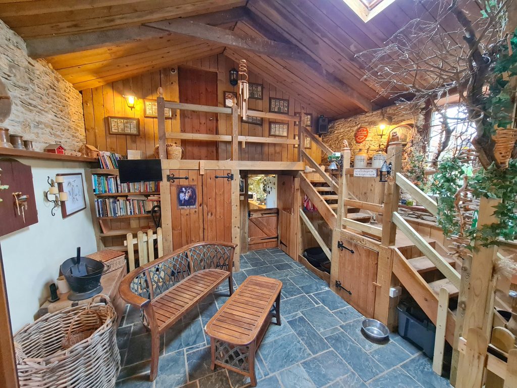 Snug 1024x768 - 13.5 Acre Equine Facility with Detached Farmhouse